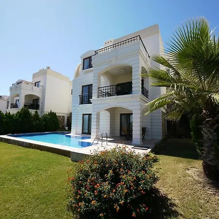 Villa Elegant 2/3